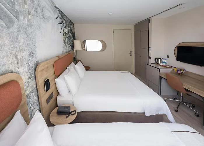 Upsuites Hotel