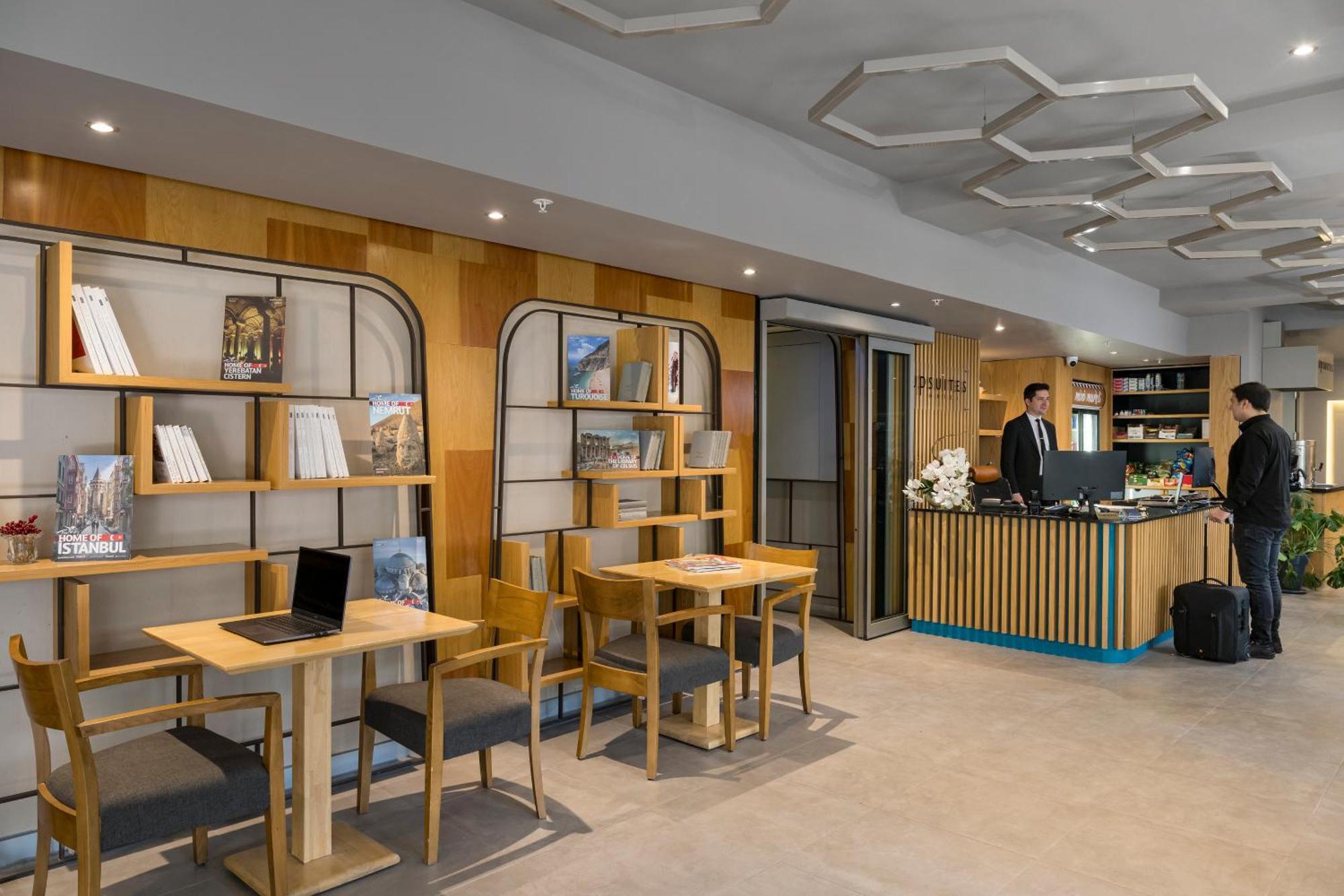 Upsuites 4*