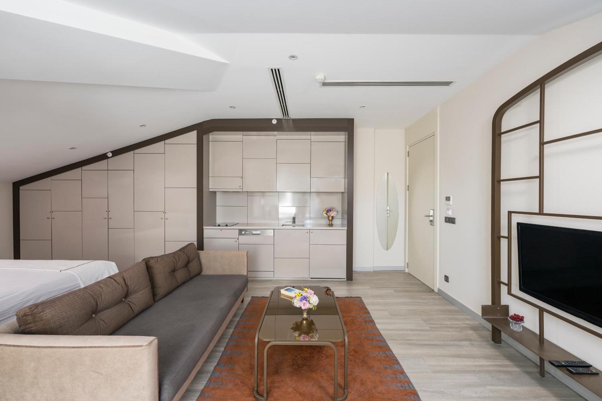 Otel Upsuites 4*