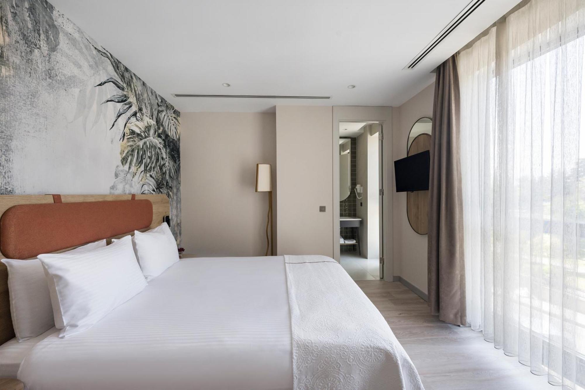 Upsuites Hotel 4*